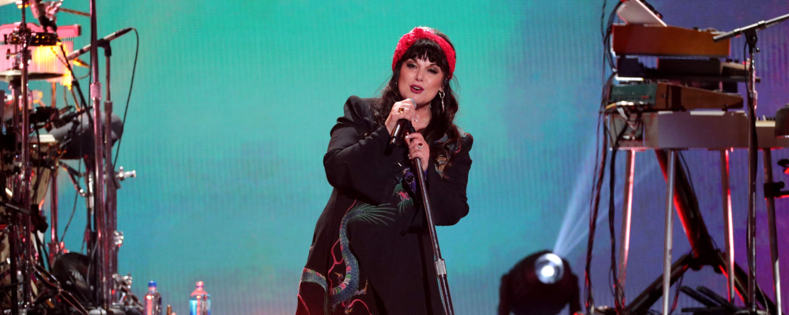 Watch Nancy Wilson And Ann Wilson Perform Together For First Time