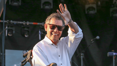 Randy Travis to Continue Tour in 2025—Despite Being Unable to Sing
