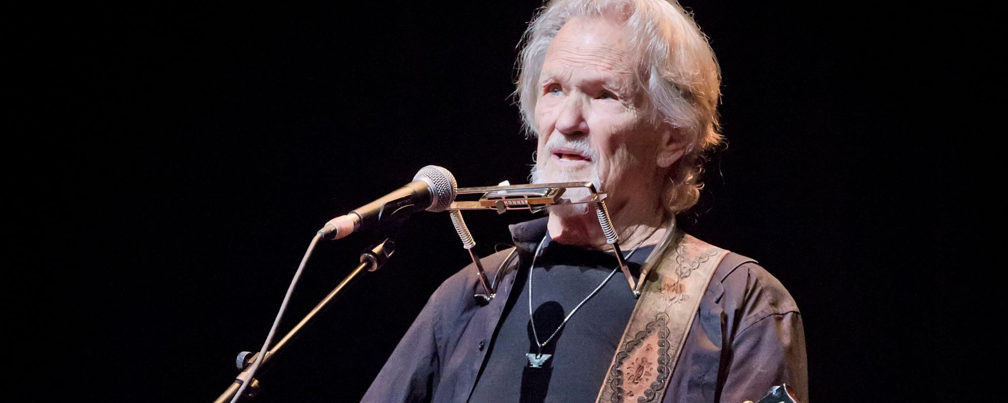 La emotiva actuación final de Kris Kristofferson fue un testimonio conmovedor de cómo vivió