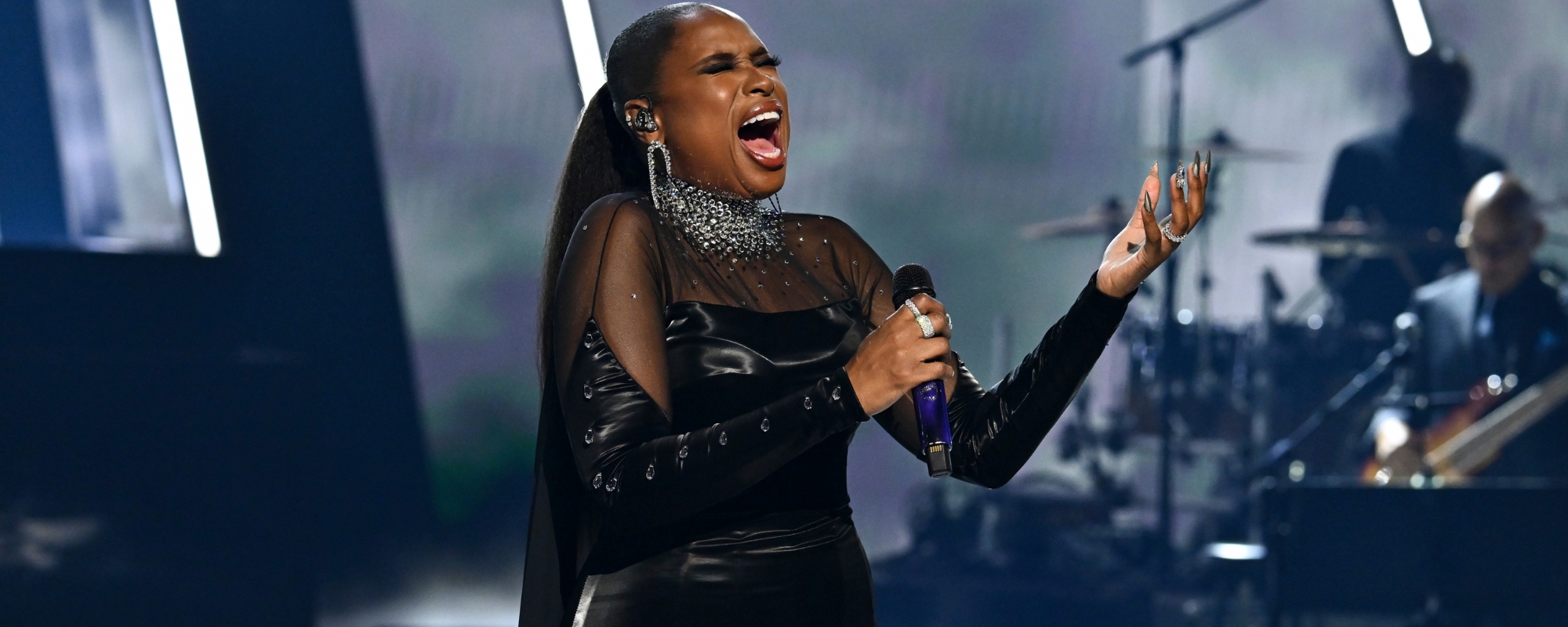 Mire la impresionante interpretación tributo a Whitney Houston de Jennifer Hudson de “I Will Always Love You” en los American Music Awards.