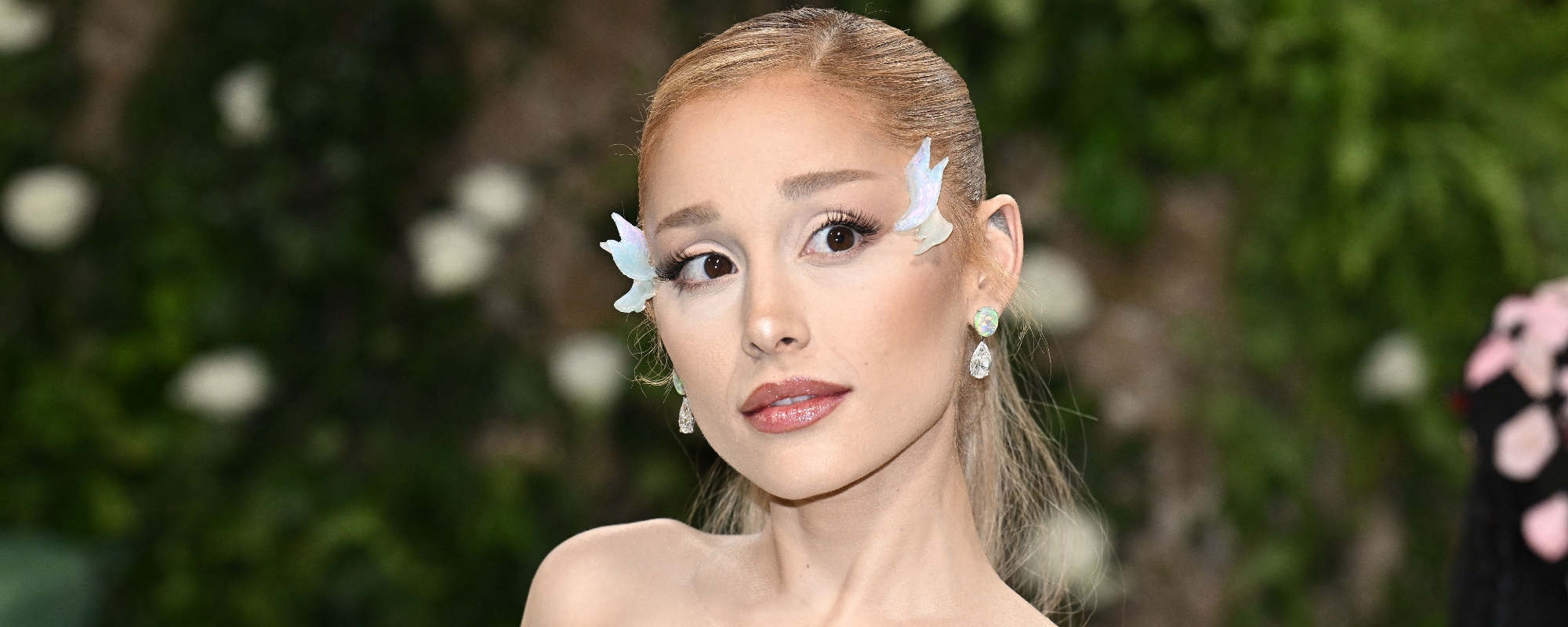 Ariana Grande “Disheartened” Over Comments About Her Behavior Toward Halloween Queen Elvira