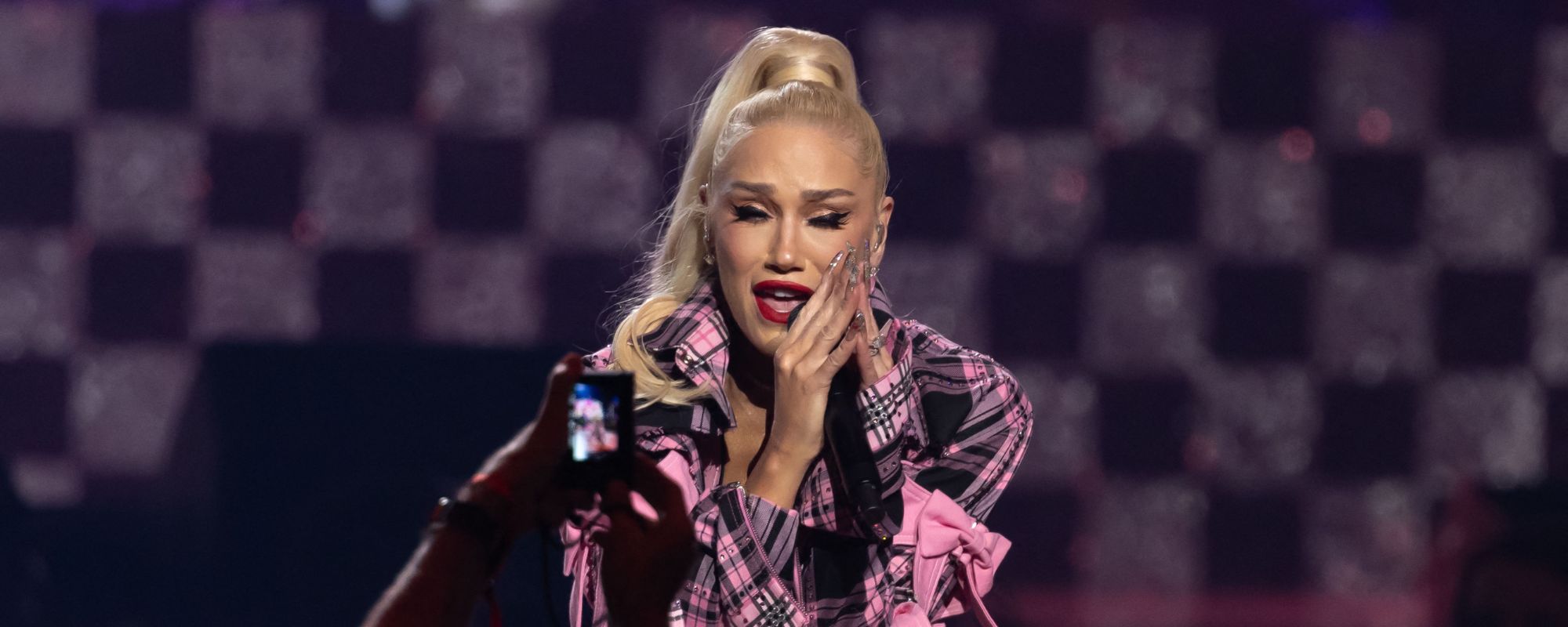 Don't Be Stupid”: Gwen Stefani Causes a Stir With 'The Voice' Fans, But Wins Over Contestant - American Songwriter
