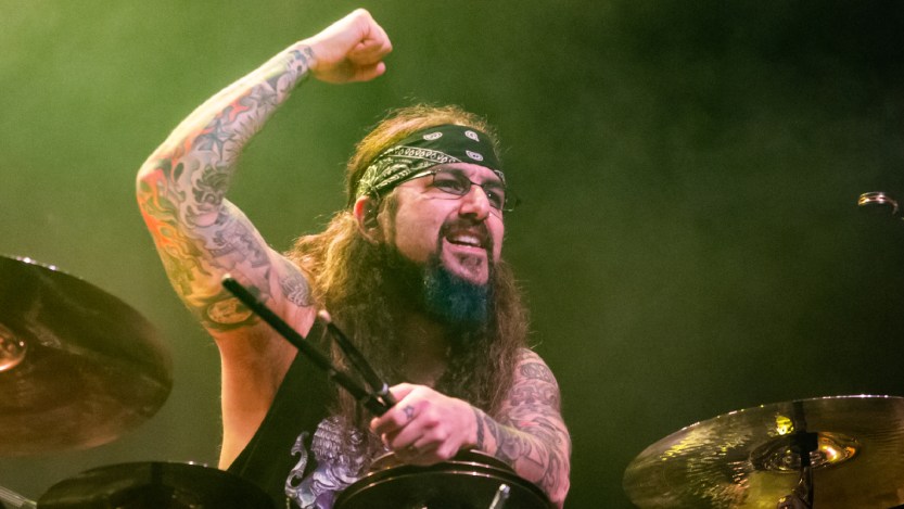 Dream Theater Honors Mike Portnoy's Sister Passing away With "The Spirit Carries On"