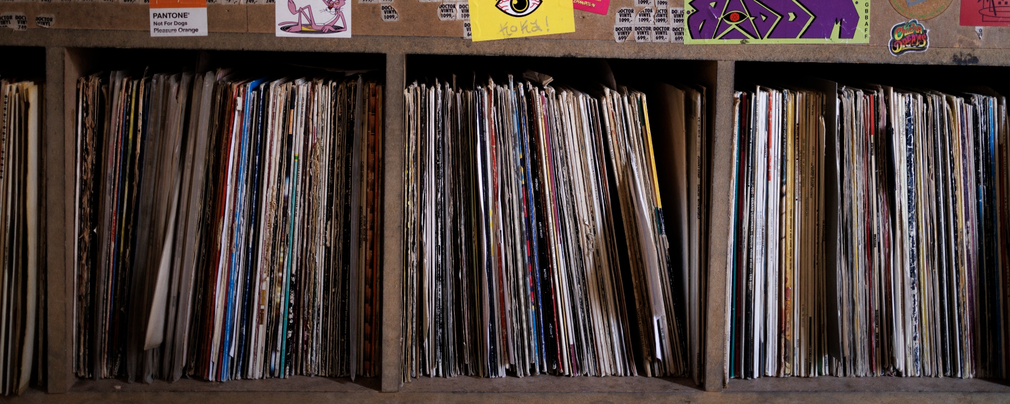 Goodbye Nostalgia? Vinyl Sales are Plummeting at a Rapid Rate