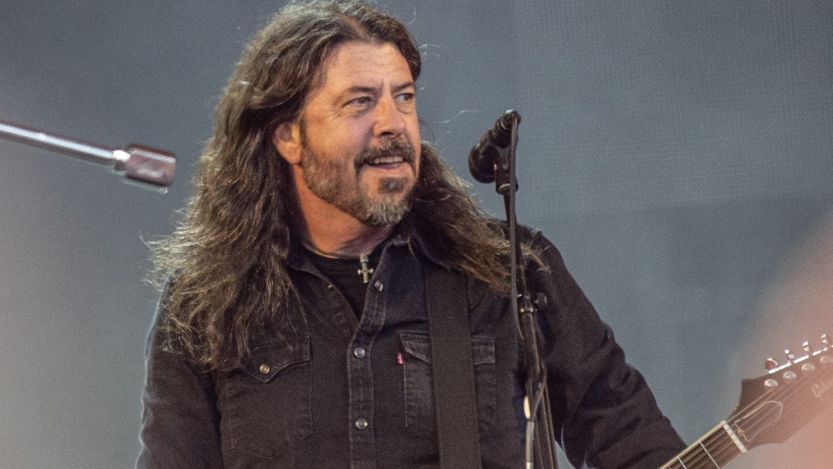 Dave Grohl performing