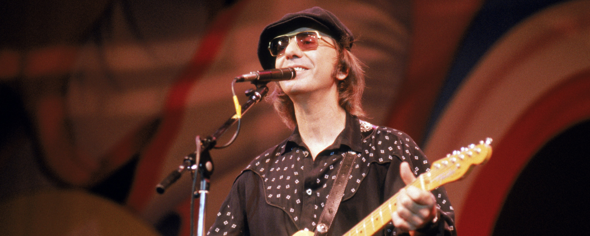 3 نجوم بوب في الستينات اشتهروا بكلمة واحدة 3 نجوم بوب في الستينات اشتهروا بكلمة واحدة