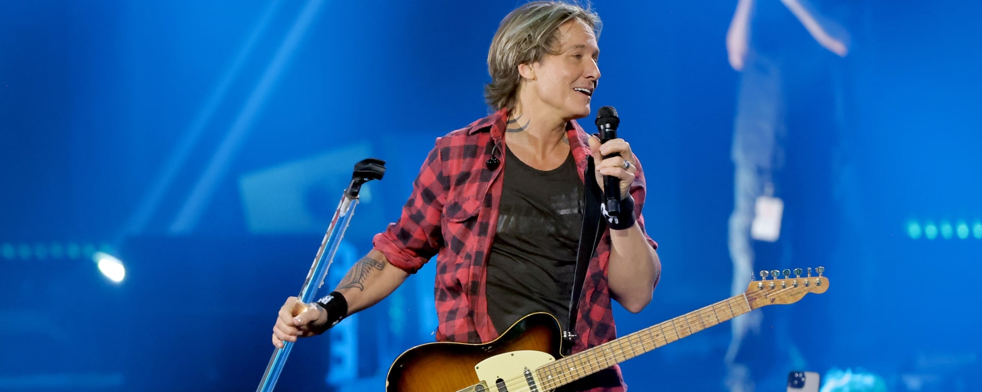 Keith Urban anunciado como coanfitrión y tercer cabeza de cartel de “New Year’s Eve Live: Nashville’s Big Bash”.