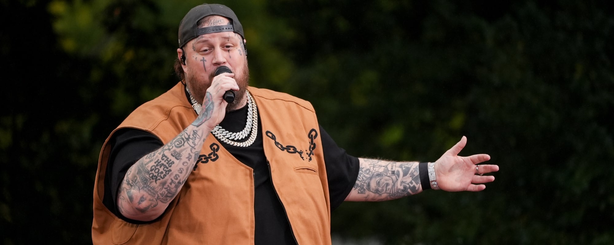 Watch Jelly Roll Help a Fan Celebrate Seven Years of Sobriety with 