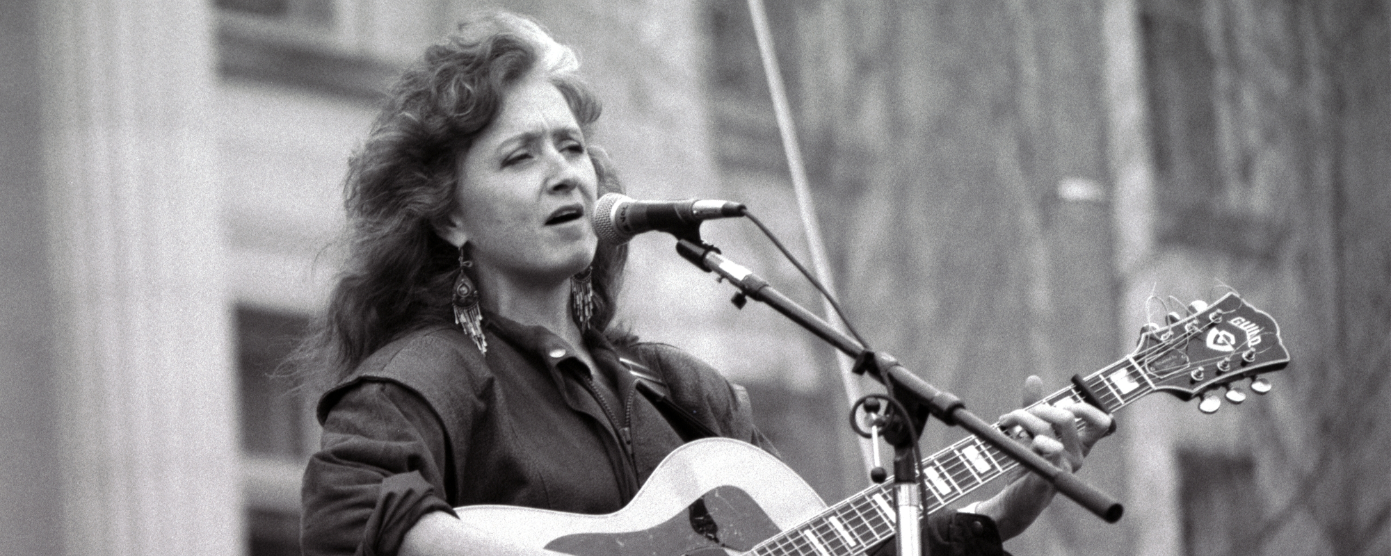 El texto de Bonnie Raitt sobre cómo afrontar los grandes cambios en la vida