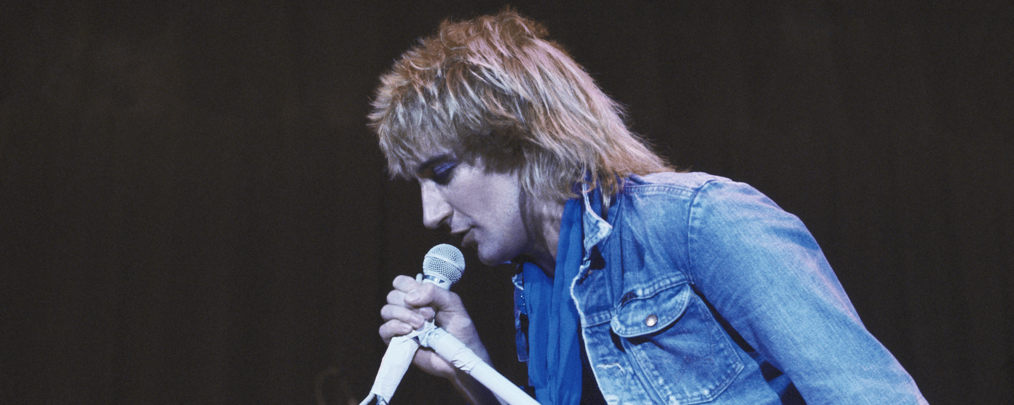 The Story and Meaning Behind “Do Ya Think I’m Sexy?,” Rod Stewart’s All-In Dive into Disco