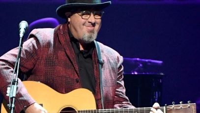 Vince Gill performing