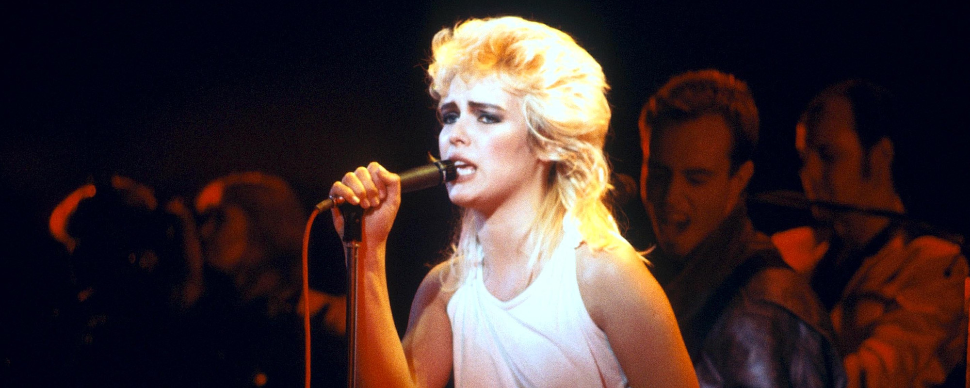 The Story and Meaning Behind “Kids in America,” Kim Wilde’s Smash Debut Single That Was Very Much a Family Affair