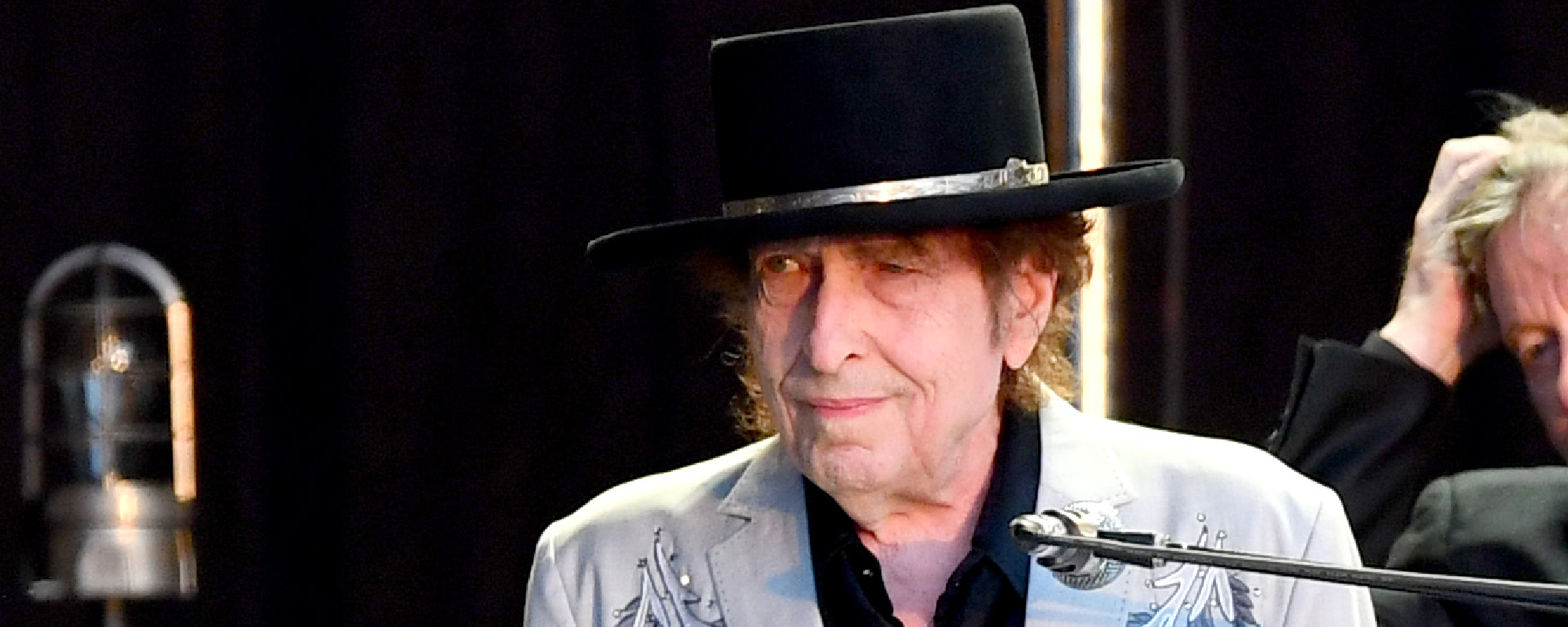 Bob Dylan’s Recent Tweets Has Son Jakob Scratching His Head Just Like the Rest of Us