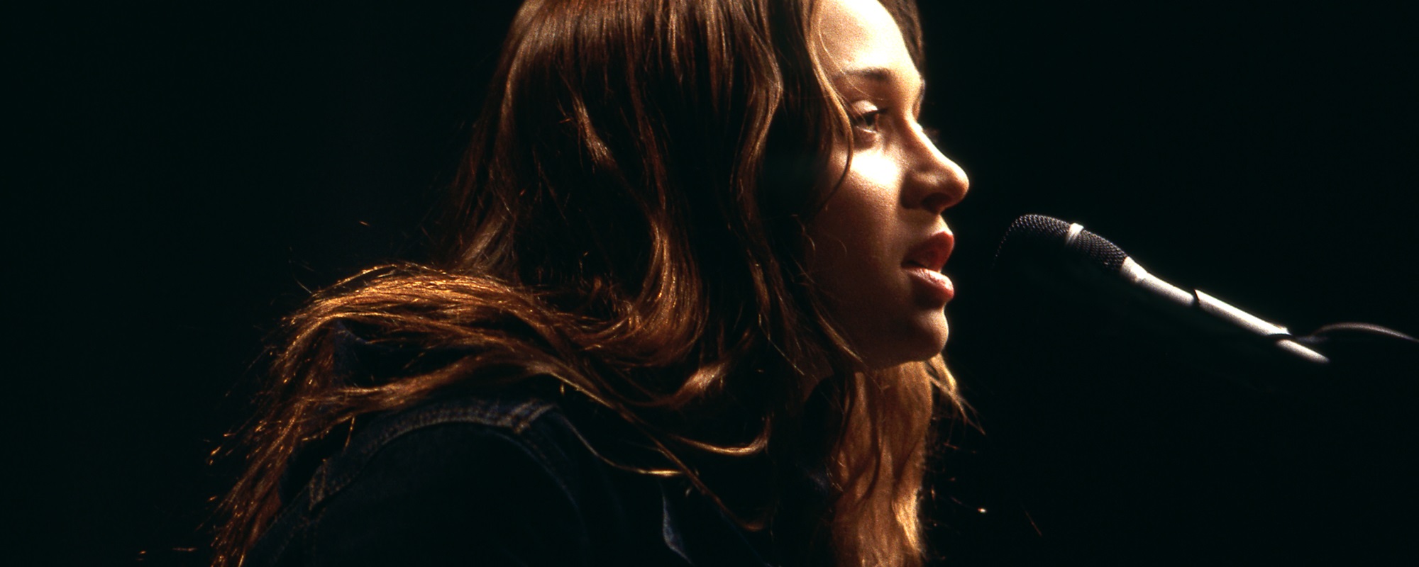 Fiona Apple: Her Best Song vs. The “One-Hit Wonder” That Got Her Famous