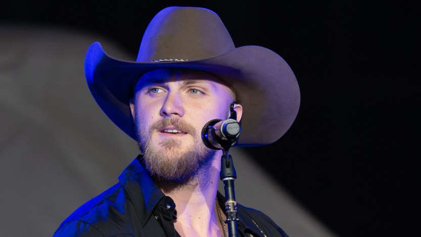 Jackson Dean Thanks Lainey Wilson for Welcoming Him on Her Tour With Special Handmade Gift