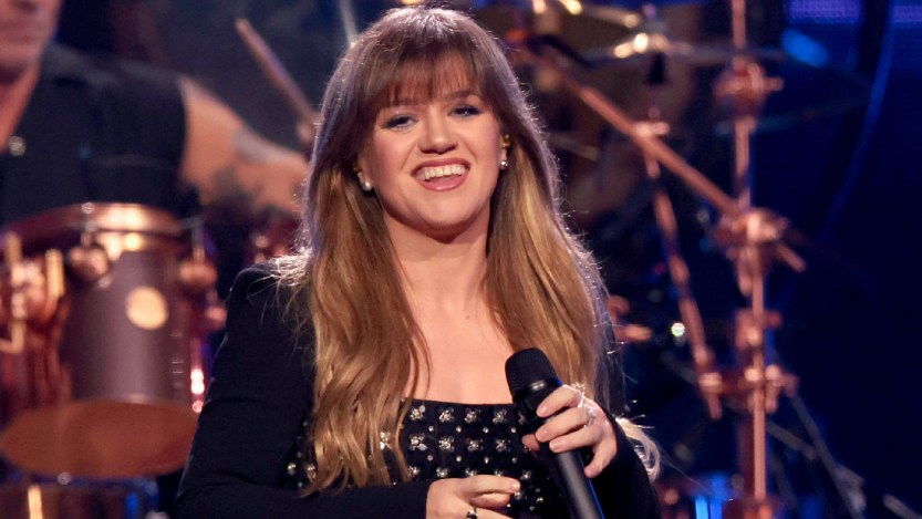 Kelly Clarkson | Latest News, Stories, and Commentary