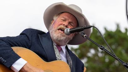 Robert Earl Keen Is Keeping the Road Going