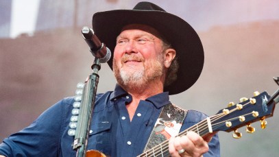 3 of the Most Unforgettable One-Liners ’90s Country Ever Gave Us