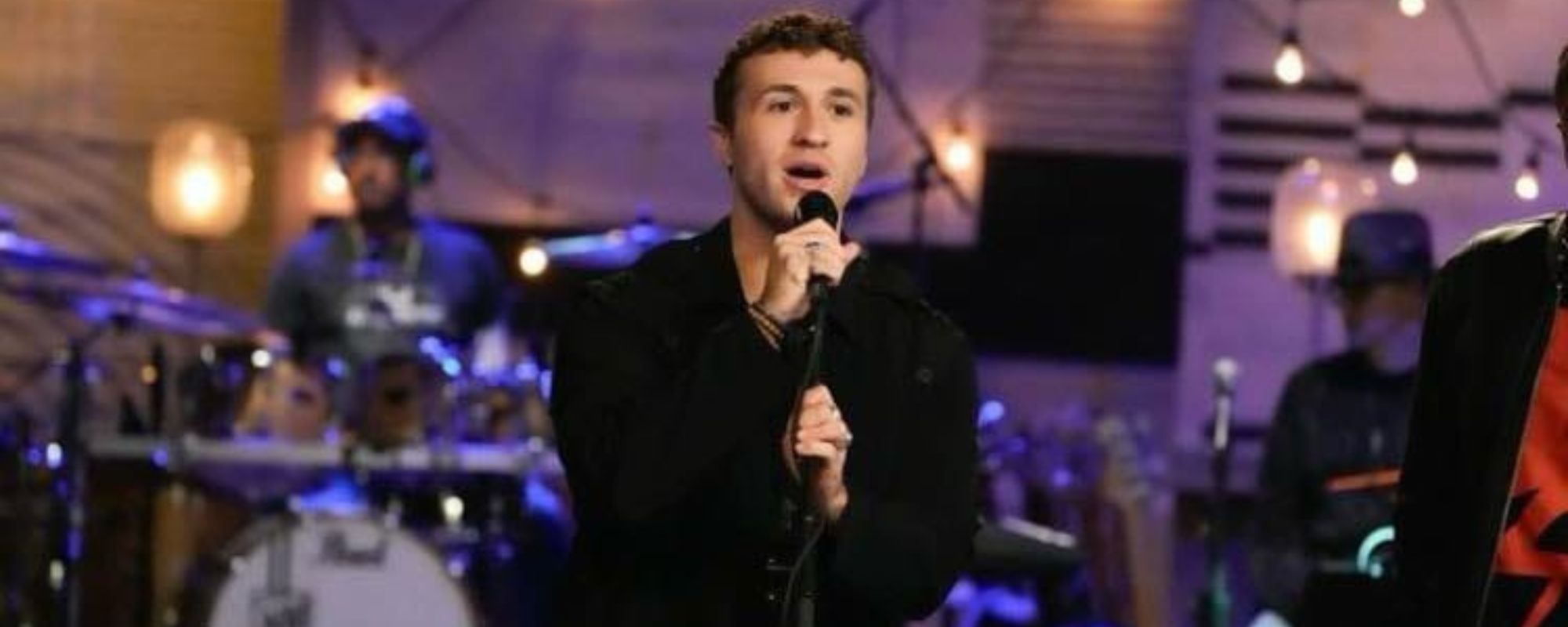 ‘The Voice’: Jeremy Beloate Knocks Out the Competition With Spine Chilling “Golden Hour” Performance