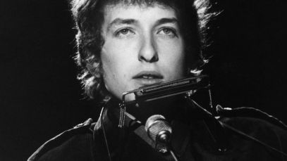 Bob Dylan performing
