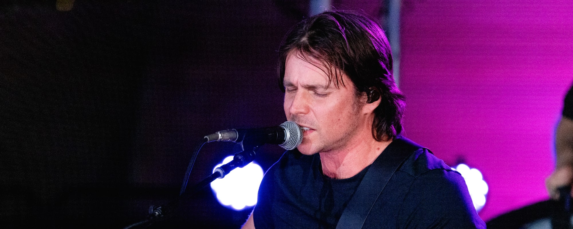 Willie Nelson’s Son Unites With Dave Matthews for a Stunning “Bucket List Level” Performance of a Pearl Jam Classic