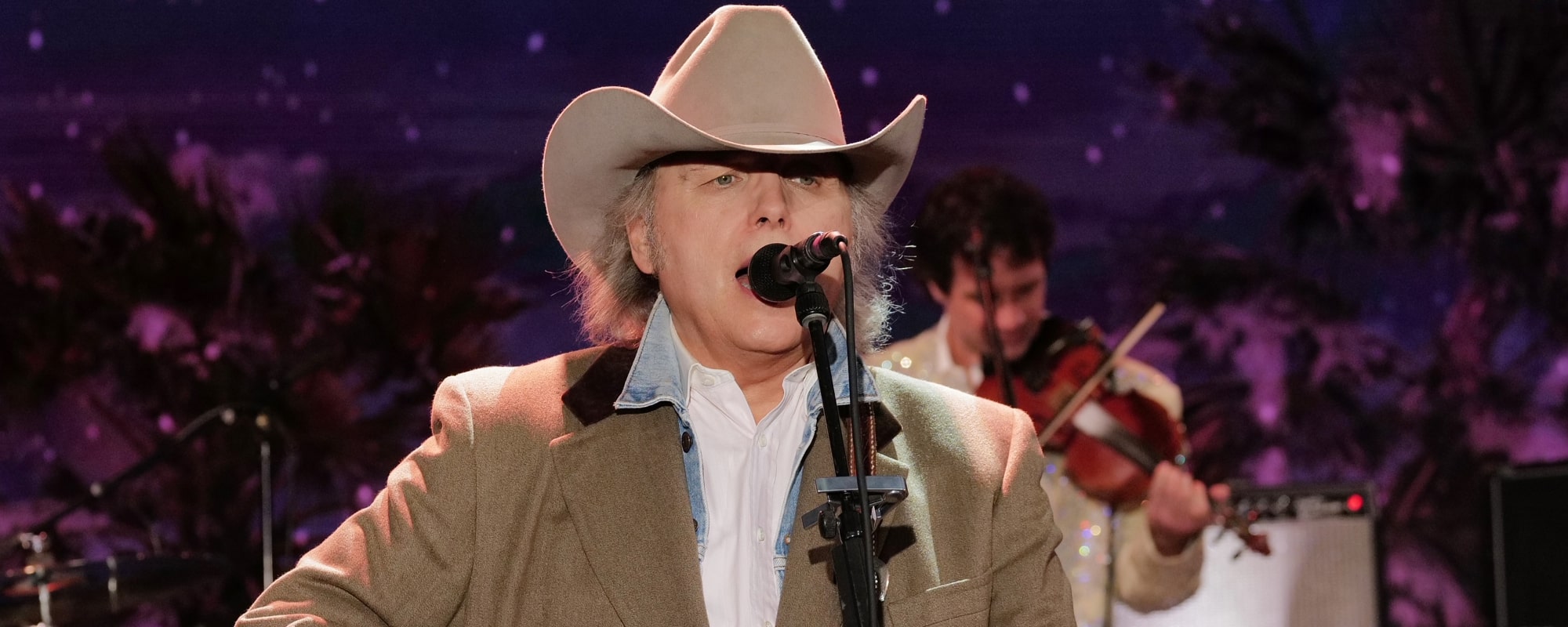 Dwight Yoakam Reveals How His 4-Year-Old Son Inspired the Title Track from His New Album ‘Brighter Days’