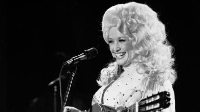 Dolly Parton released one of the best Thanksgiving country songs