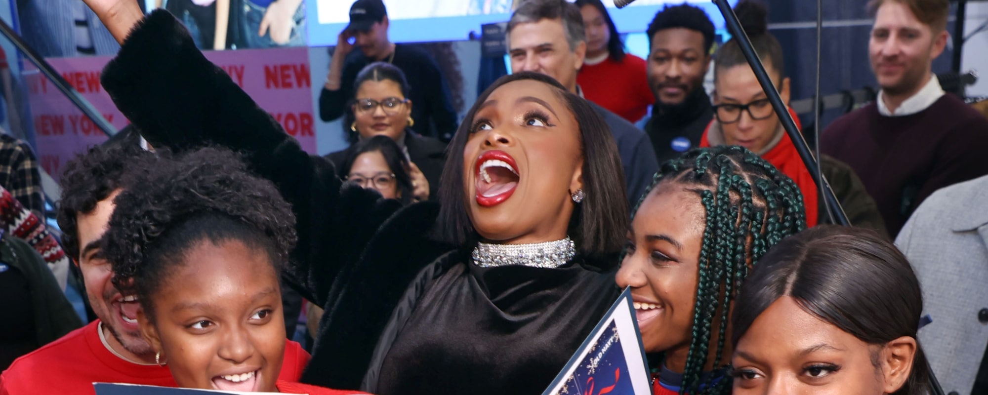 Jennifer Hudson Dazzles on Stage at the 2024 Rockefeller Center