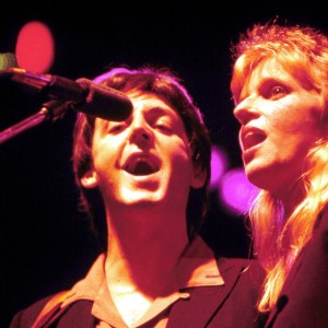 Here Are the Top-Selling Songs From Every Year in the ’70s, The Ultimate Soundtrack for ’70s Kids