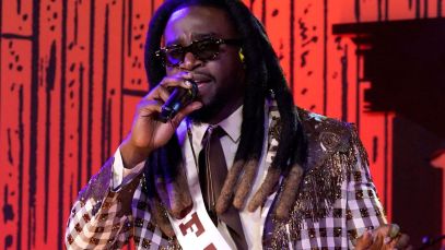 Shaboozey performing