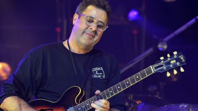 Vince Gill performing