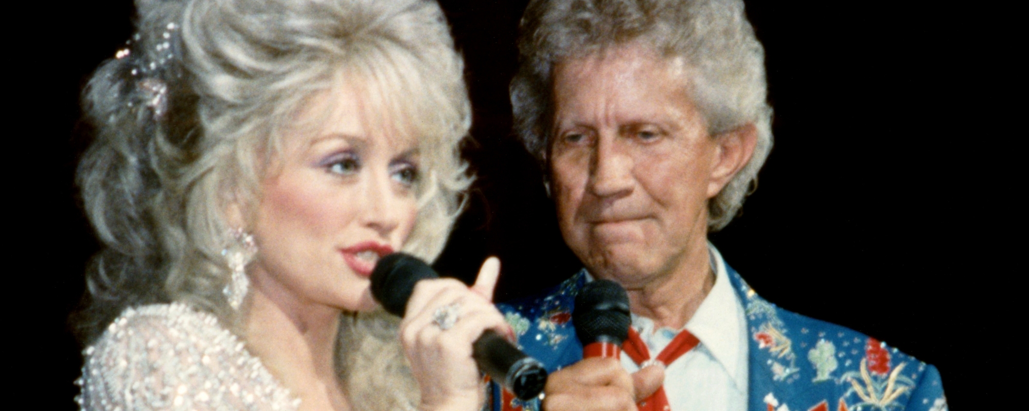 Nothing Beats Dolly Parton and Porter Wagoner’s “The Last Thing on My Mind” Duet on Christmas at the Opry 1967