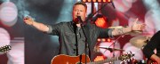 Watch: Blake Shelton Pours Us All a Drink With a Dazzling Performance at ‘New Year’s Rockin’ Eve’ in Times Square