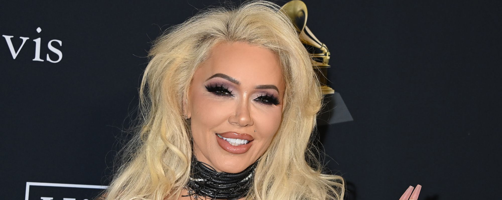 Watch Bunnie Xo Try to Fulfill Jelly Roll's Christmas Treat Request—And Fail Spectacularly