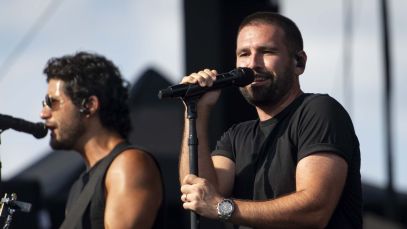 Former Coaches Dan + Shay Deck 'The Voice' Set With New Christmas Singles