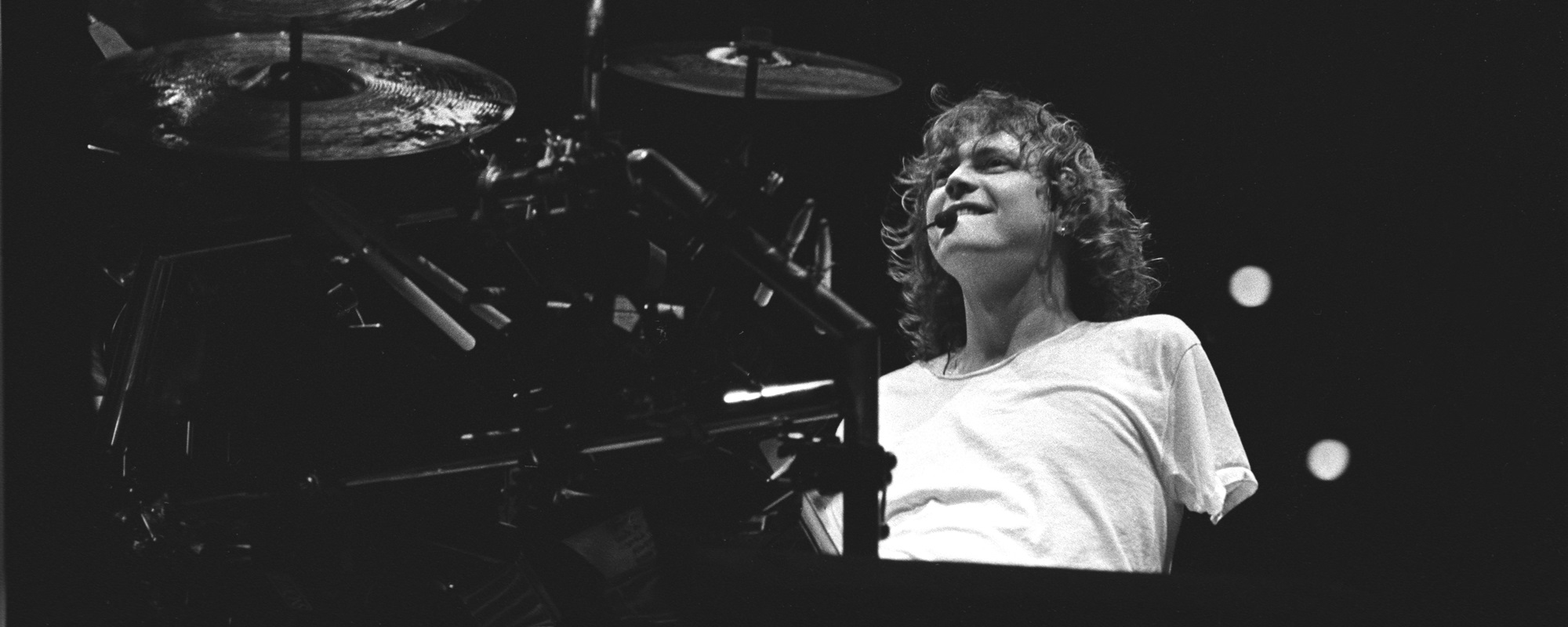 Rick Allen Performing In Concert With Def Leppard