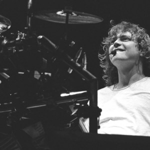 Rick Allen Performing In Concert With Def Leppard