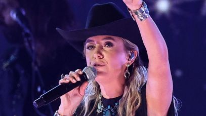Lainey Wilson Dedicates Vulnerable Performance to “Everyone Feeling Smack Dab in the Middle of It”