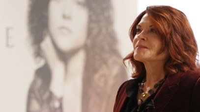 Rosanne Cash Celebrated With New Exhibit at Country Music Hall of Fame and Museum