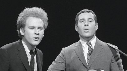 3 Folk Songs Everyone’s Covered—But Few Know the Original Singer