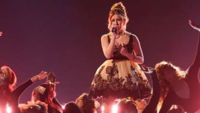 Sydney Sterlace / The Voice Performance