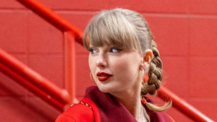 Taylor Swift Reacts To Losing Best Pop Star of the 21st Century Title to Beyoncé