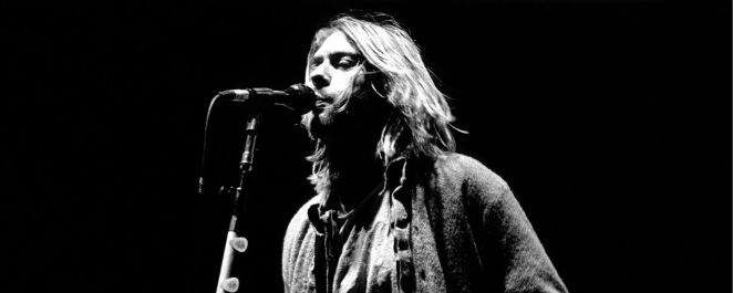 Kurt Cobain performing