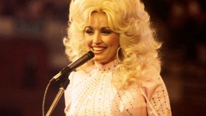 Dolly Parton performing