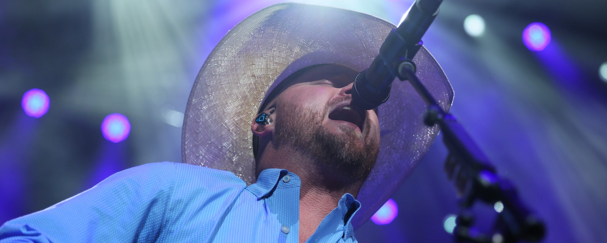 Cody Johnson Delivers a Double Shot of Holiday Cheer During CMA Country Christmas