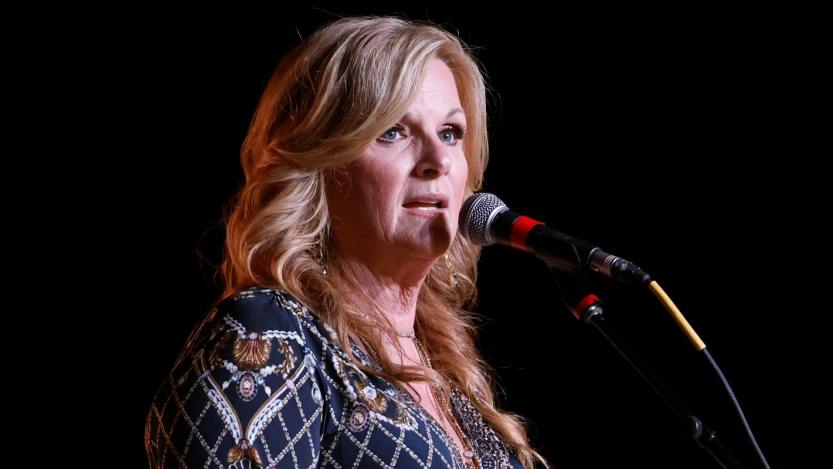 Trisha Yearwood teamed with Amy Grant during CMA Country Christmas