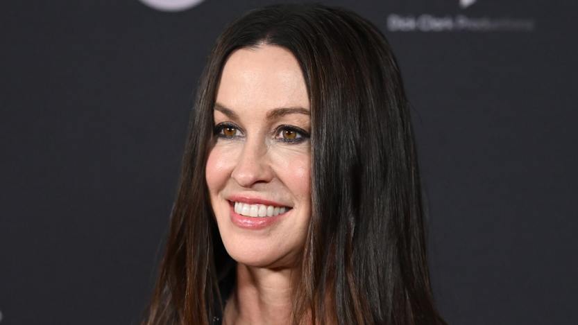 Alanis Morissette will celebrate 30 years of Jagged Little Pill on New Year's Eve