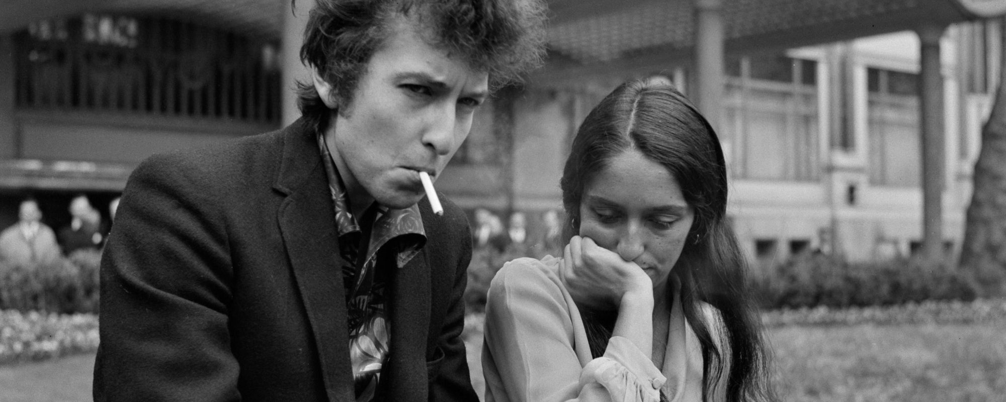 Joan Baez And Bob Dylan’s Reaction To Dylan Biopic Perfectly 