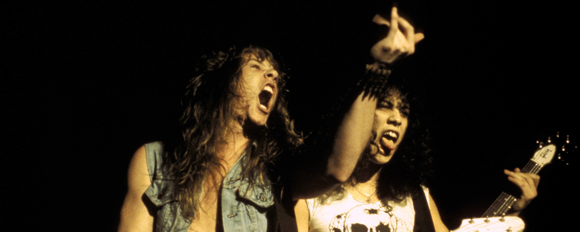 3 أغاني روك كلاسيكية مرجعية ذاتيًا من الثمانينيات، لا نزال نستمع إليها