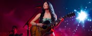 Kacey Musgraves Surprises Dallas Bar Goers With Impromptu Dolly Parton Karaoke